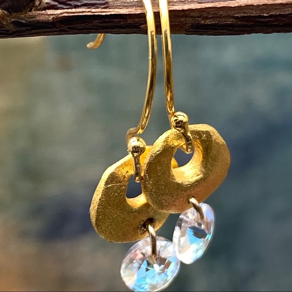 Matana handmade 24k gold and crystal earrings - Picture 5 of 6